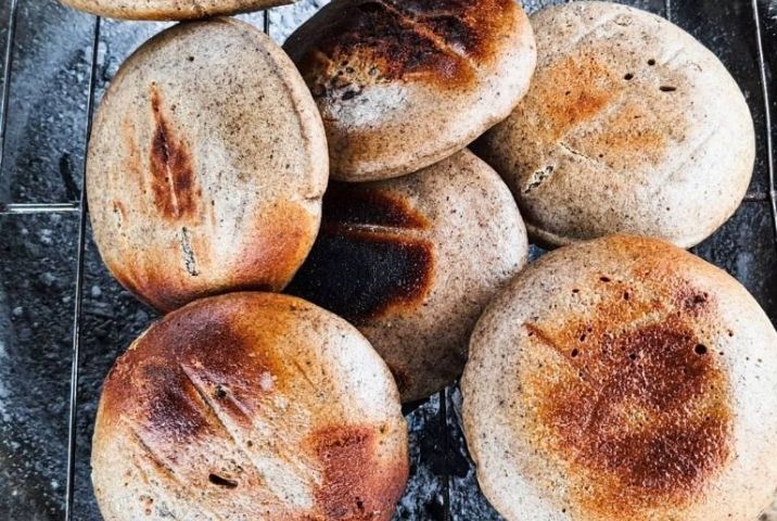 banh hoa tam giac mach