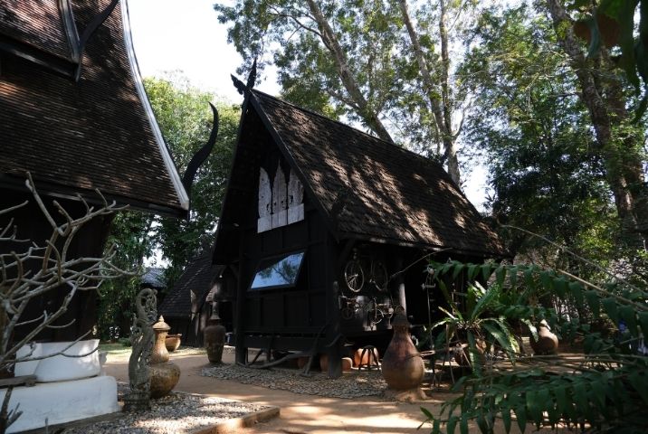Baan Dam Museum