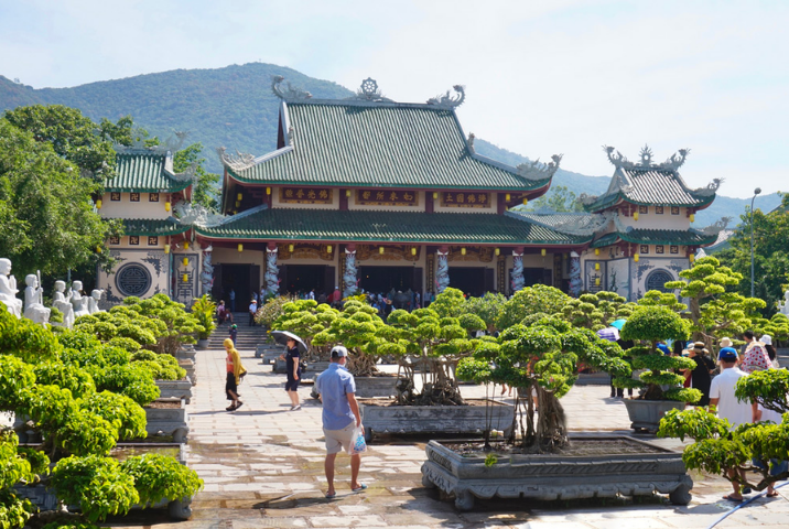 Découvrir la pagode de Pagode Linh Ung