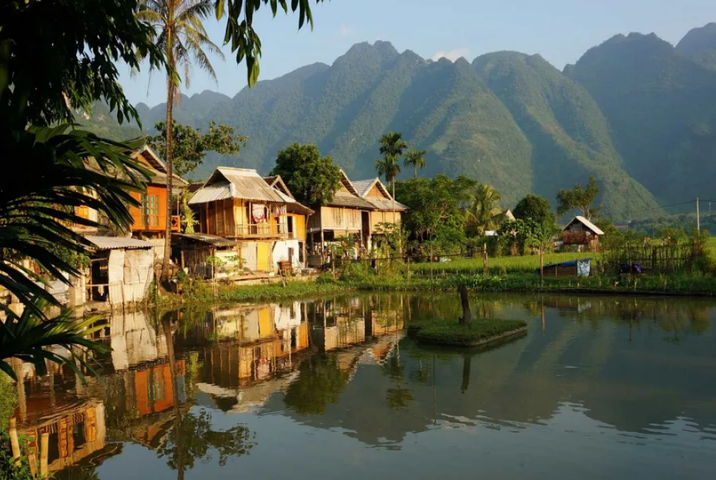 Explorer les villages ethniques de Lac et Pom Coong