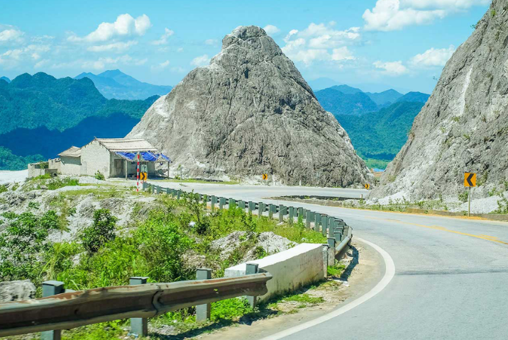 Faire du trekking vers les villages de Hang Kia et Pa Co