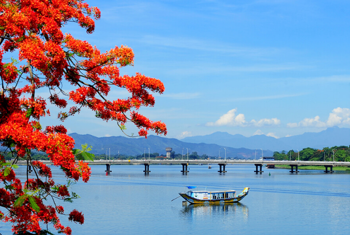 Faire une croisière sur la rivière des Parfums