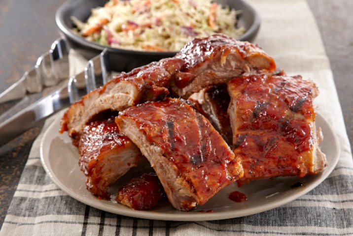 Goûter le porc grillé des montagnes