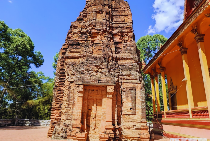 Prasat Andet