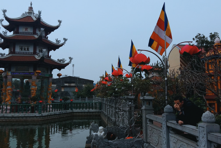 Visiter la pagode Pagode Du Hang