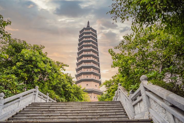 Visiter la pagode de Bái Đính