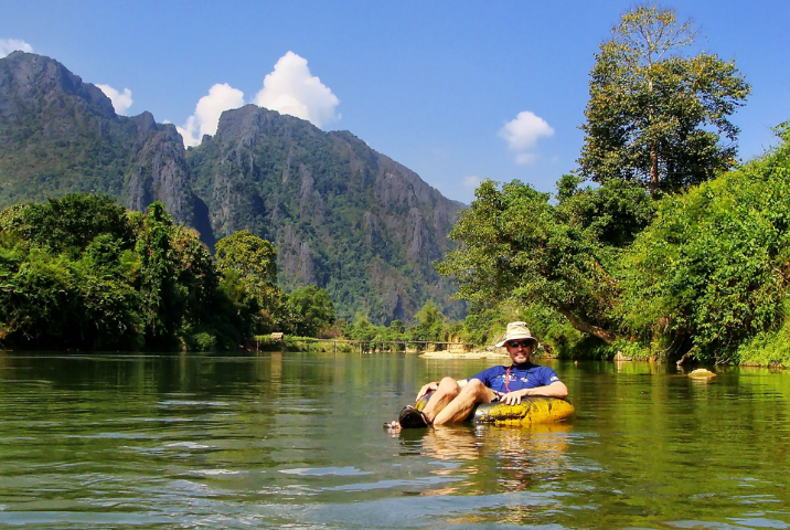 Descendre la rivière Nam Song en tubing