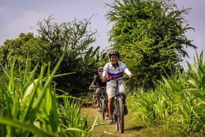 Exploration de l’île de Koh Trong à vélo