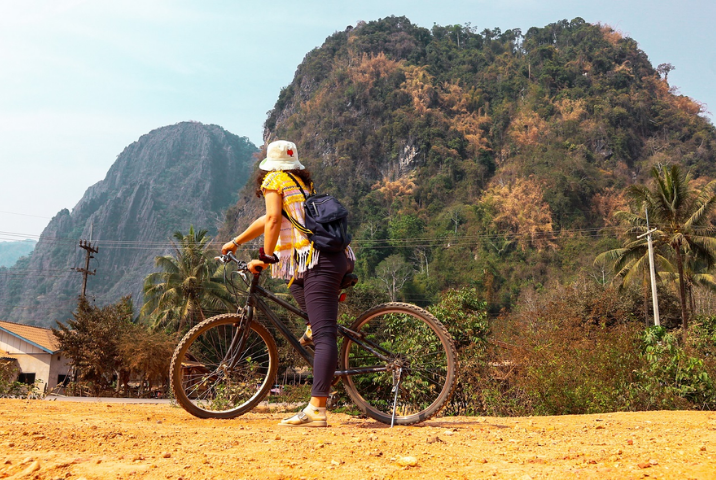 Parcourir la campagne à vélo