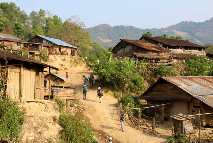 Visite des villages traditionnels de Don Som