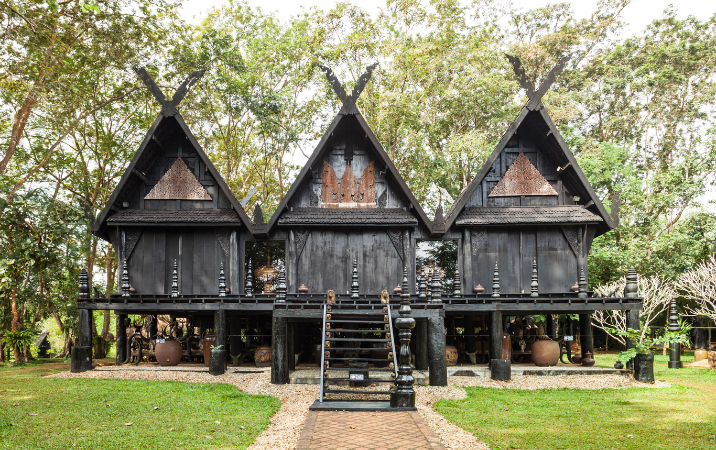 Baan Dam Museum (Maison Noire) et découverte artistique