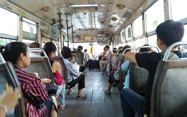 En bus – l’option la plus économique