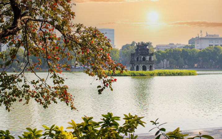 Faire le tour du lac Hoan Kiem au lever du soleil