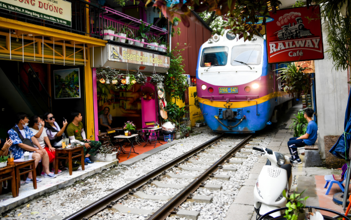 Horaires des trains à la rue du train à Hanoi