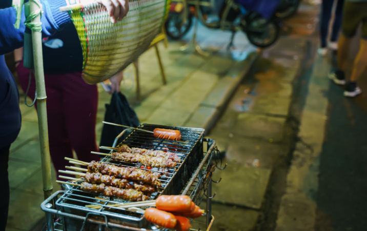 Où manger pendant la vie nocturne à Hanoi