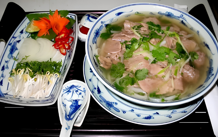 Phở Bát Đàn (phở traditionnel en self-service)