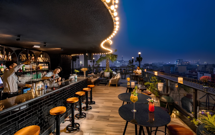 Profiter des rooftops et des bars animés